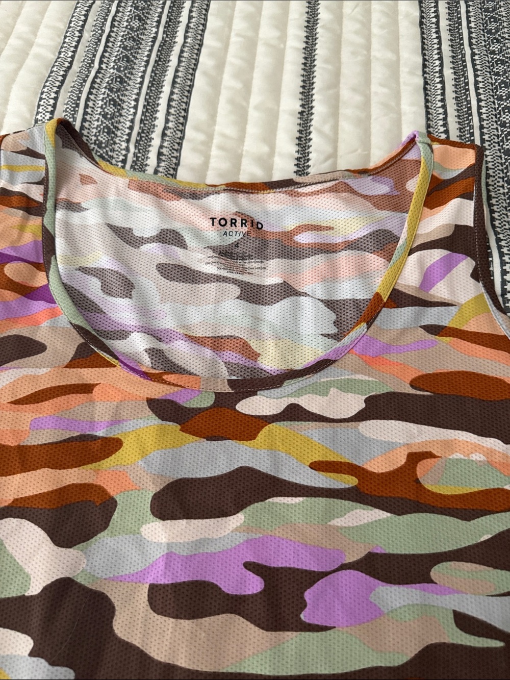 torrid Camouflage Scoop Neck Tank Top in Brown, Orange & Purple